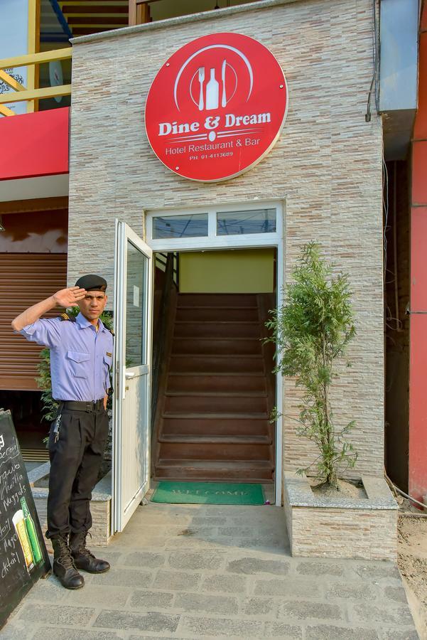 Hotel Dine & Dream Kathmandu Esterno foto