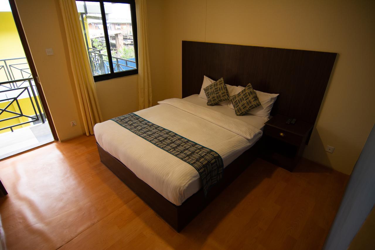 Hotel Dine & Dream Kathmandu Esterno foto